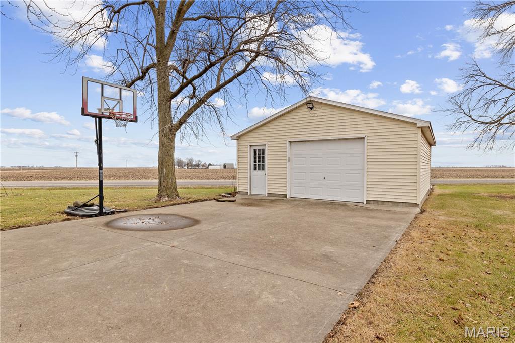 206 Oak Street Raymond, IL 62560 - Photo 9 of 62