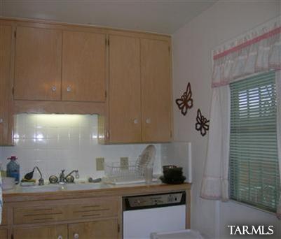 521 North Country Club Road, Unit 68 Tucson, AZ 85716 - Photo 5 of 10