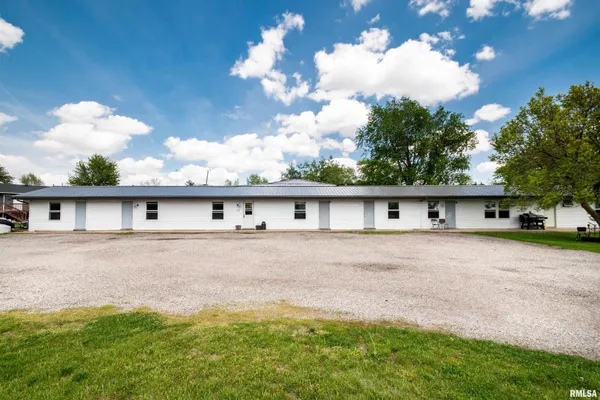 $439,900 | 508 South Vine Street, Heyworth, IL 61745