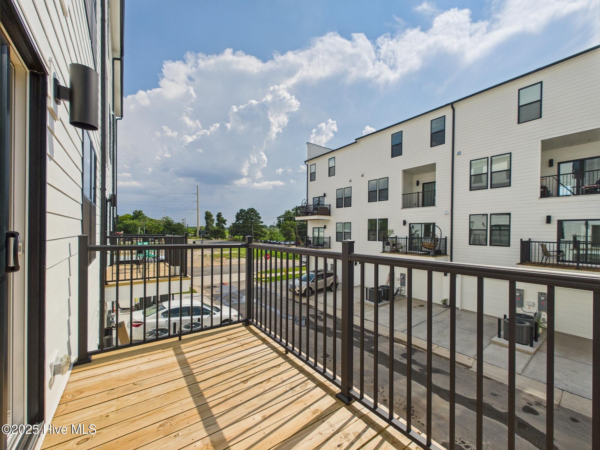1251 Shaw View Alley, Unit 101 Raleigh, NC 27601 - Photo 43 of 47 CAM01608G0-PR0098-STILL008