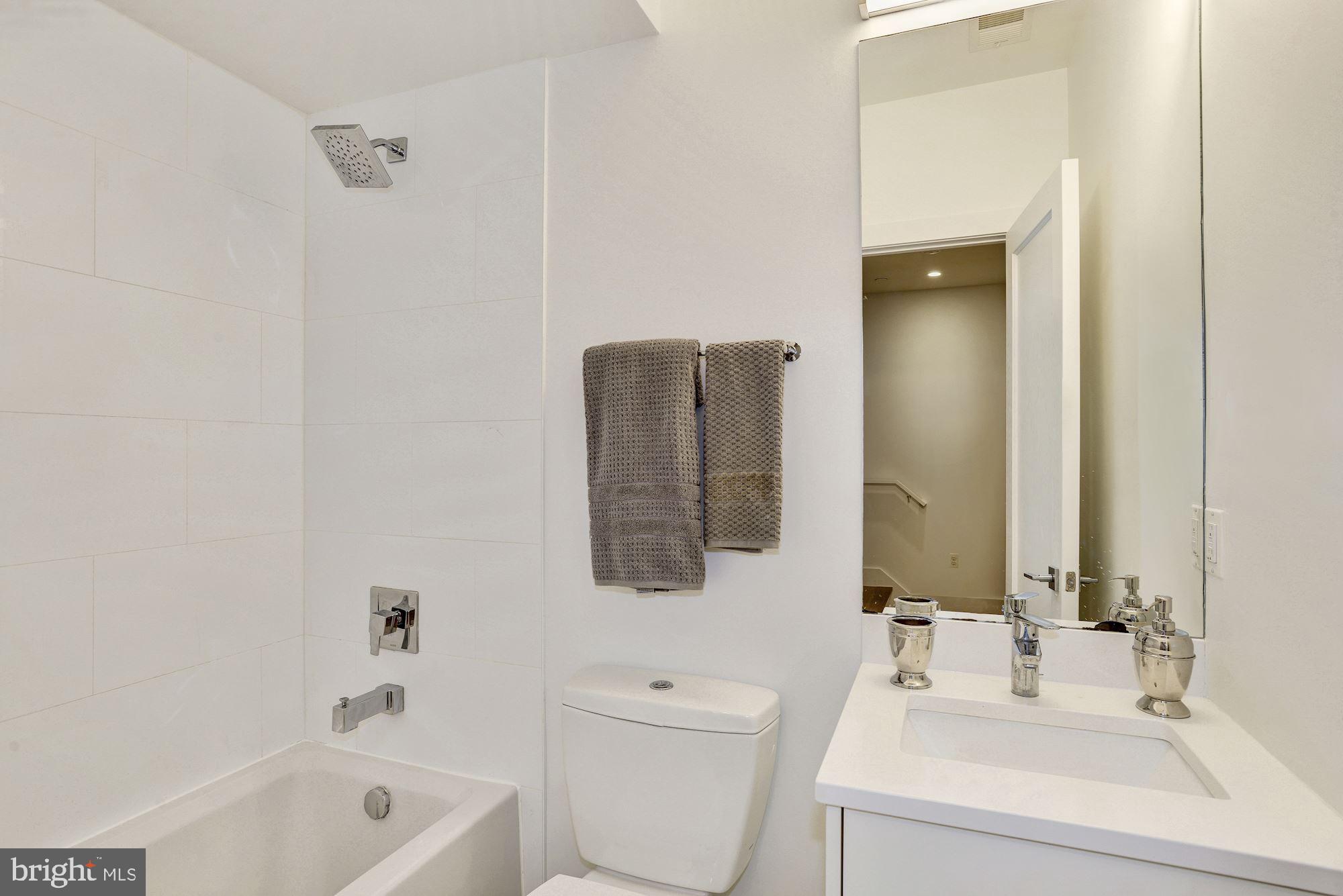 1106 T Street Northwest Washington, DC 20009 - Photo 21 of 29 Soaking tub in second bathroom