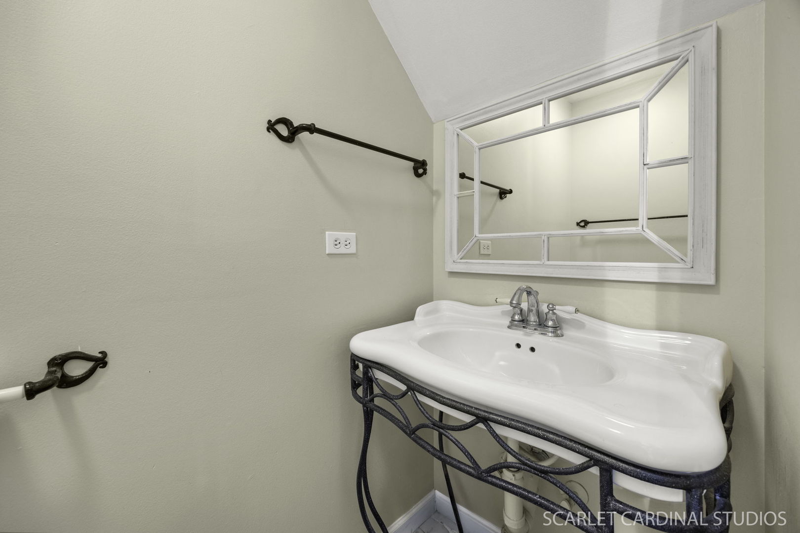 1356 South Lorraine Road, Unit E Wheaton, IL 60189 - Photo 10 of 14 Gallery Image 10