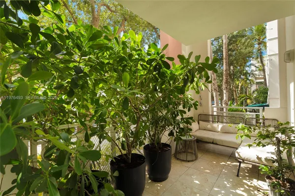 $780,000 | 1005 8th Street, Unit 206, Miami Beach, FL 33139