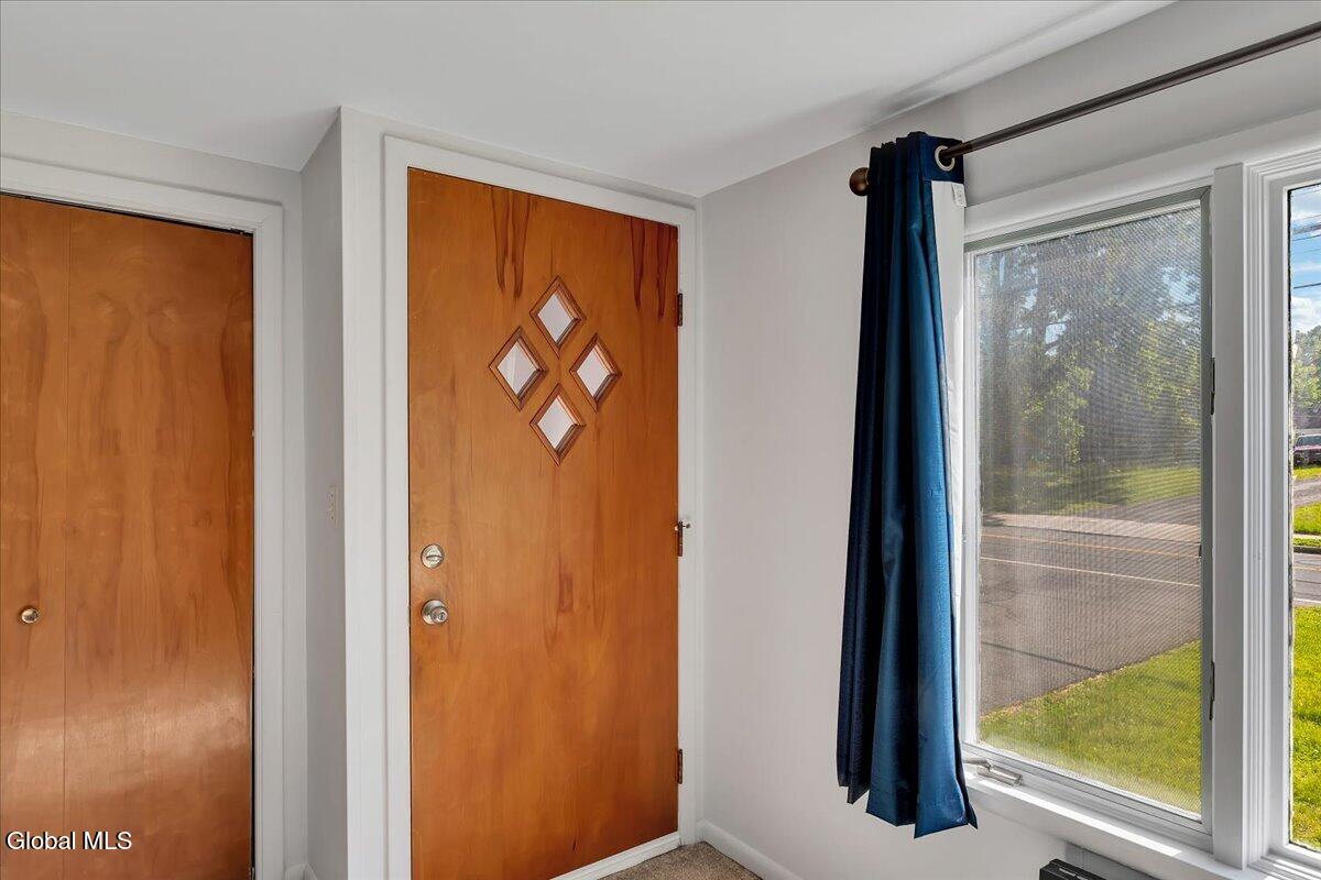 457 Kings Road Schenectady, NY 12304 - Photo 21 of 44 25-457 Kings Rd-29