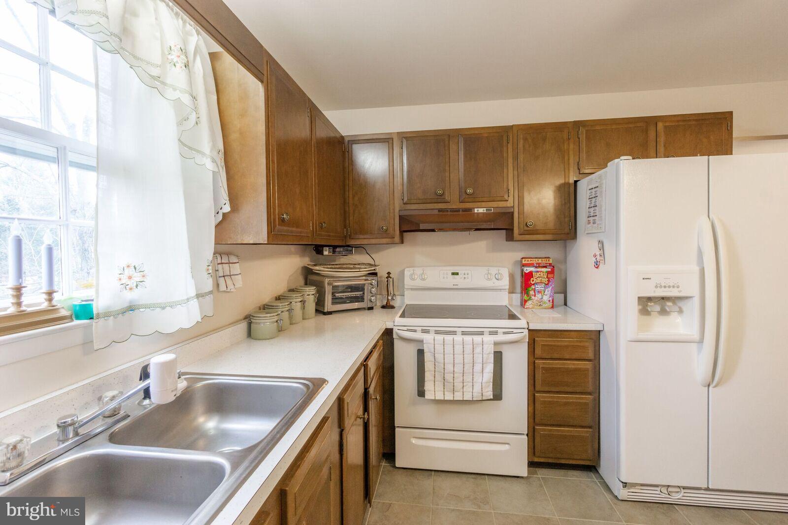4475 Bethel Road Boothwyn, PA 19061 - Photo 11 of 32 Kitchen