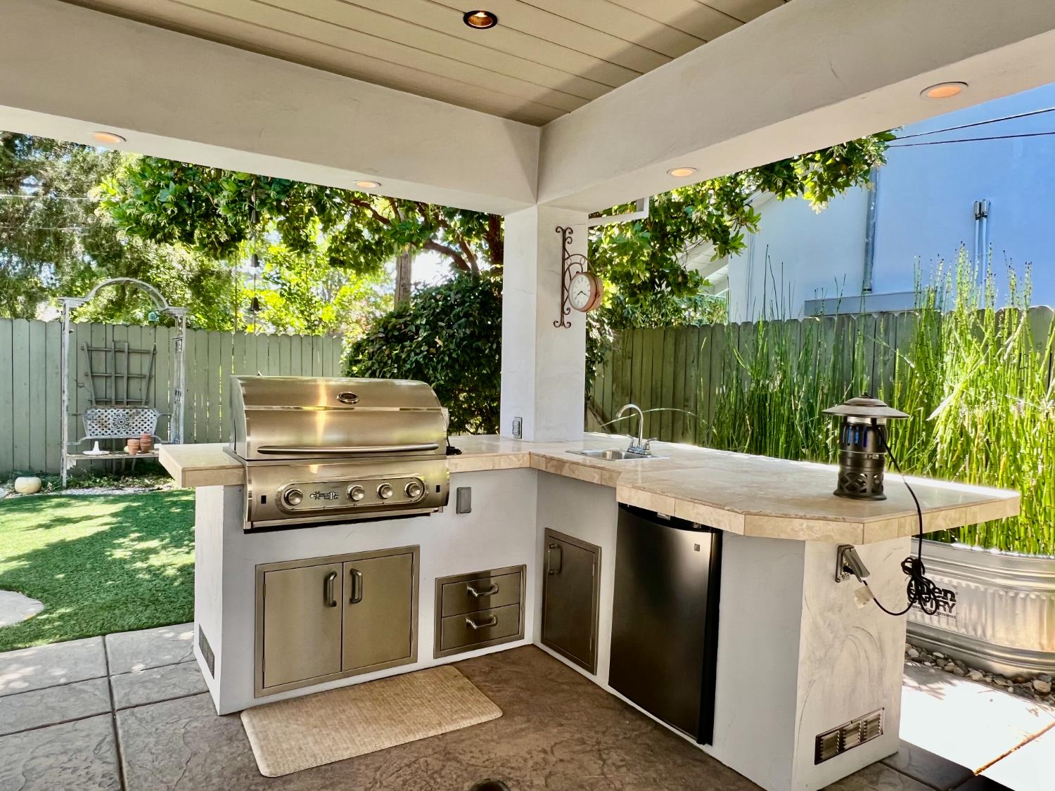 4400 Capri Way Sacramento, CA 95822 - Photo 25 of 31