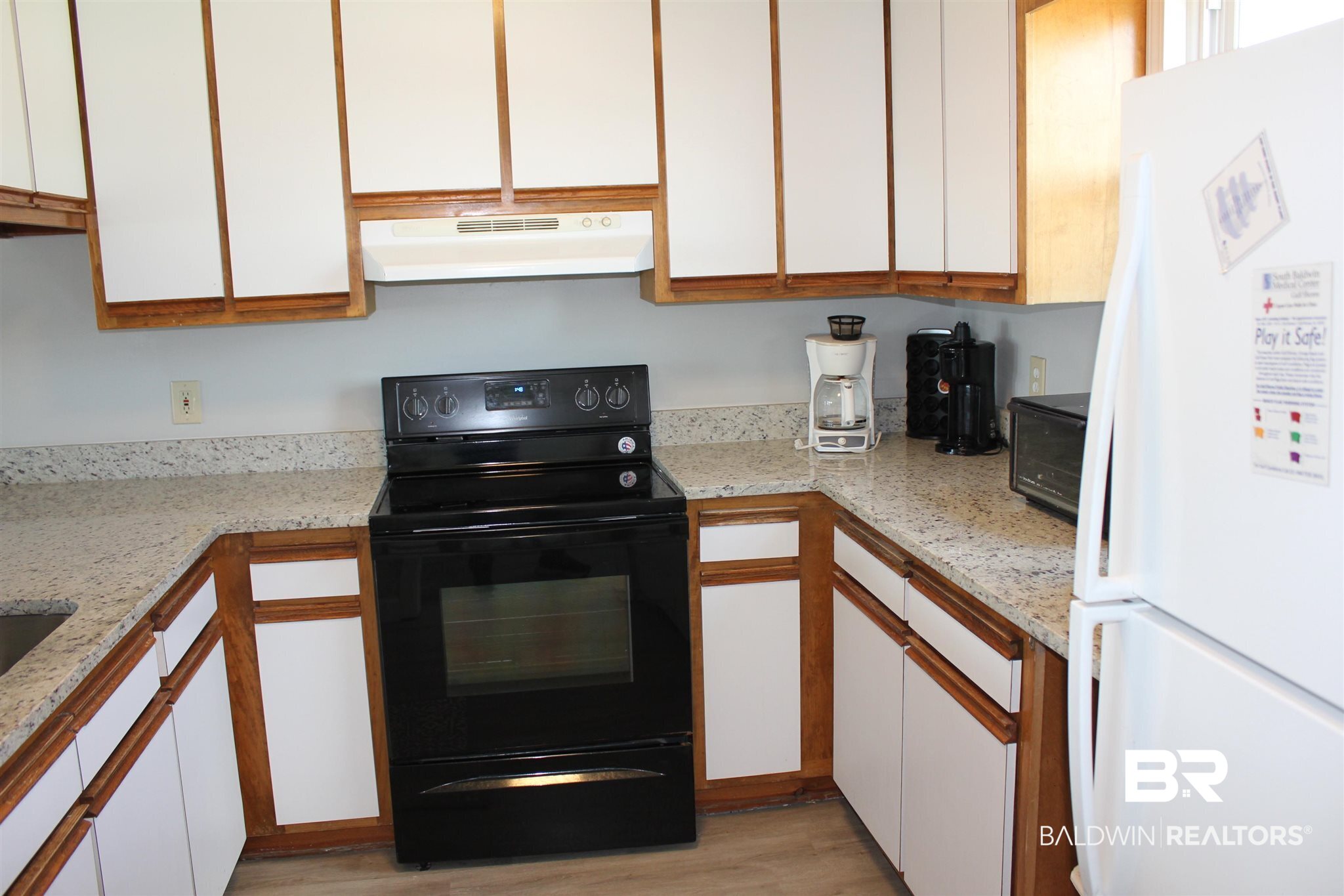 8944 Pompano Way Gulf Shores, AL 36542 - Photo 9 of 22 Kitchen