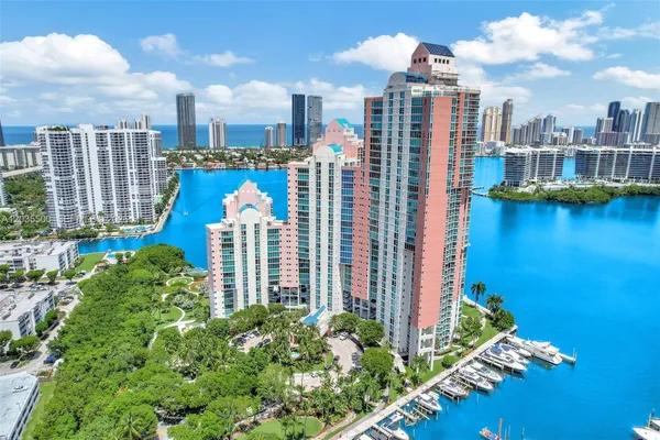 $5,500 | 3370 Hidden Bay Drive, Unit 2107, Aventura, FL 33180