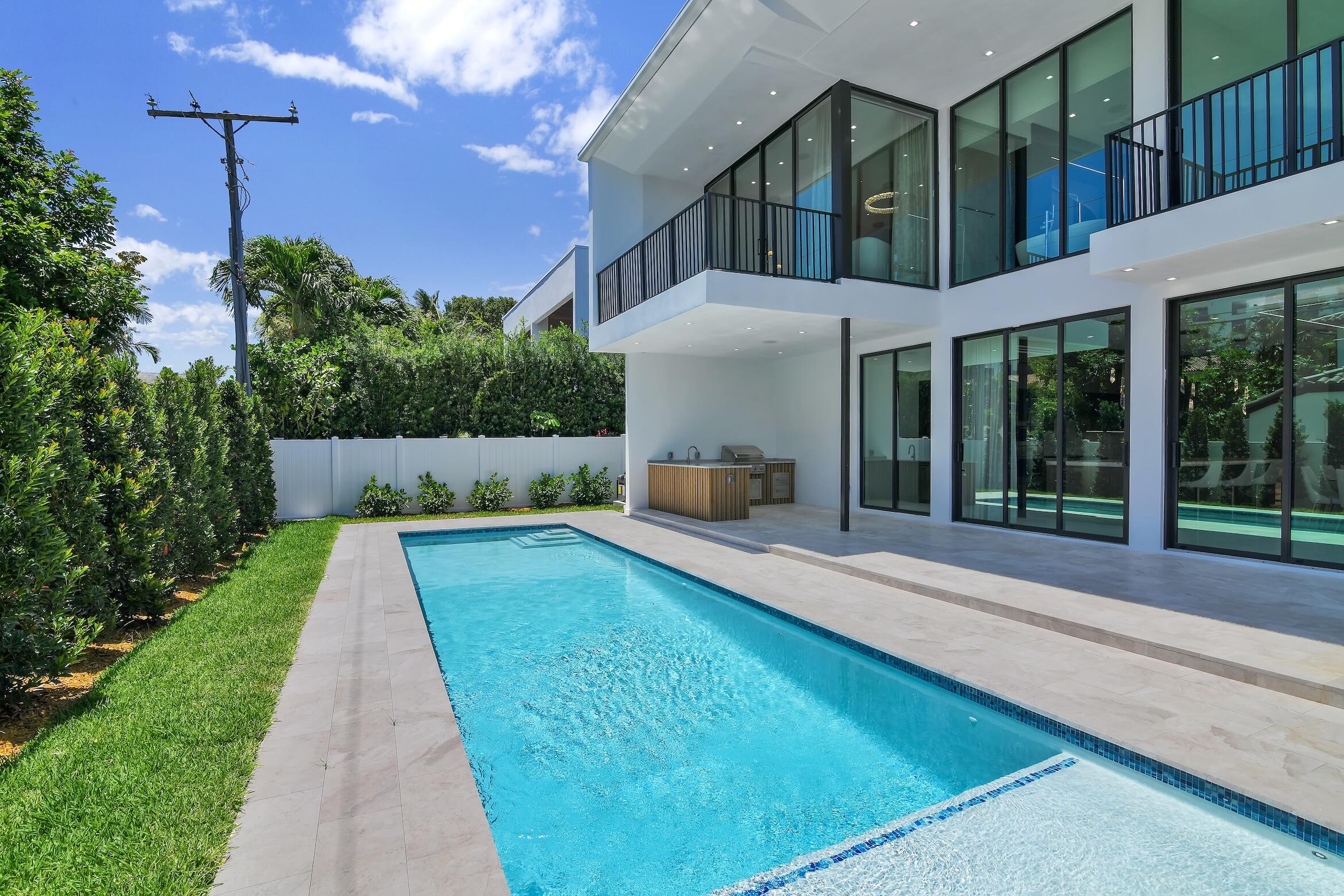 344 Northeast 2nd Street Boca Raton, FL 33432 - Photo 3 of 47 344 NE Second St, Boca Raton 2-47 (1)