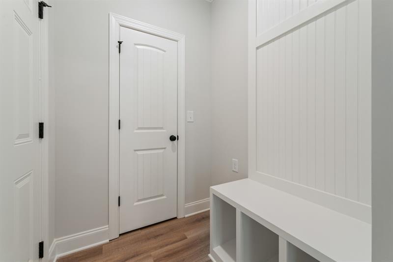 3264 Lions Ruby Lane Atlanta, GA 30349 - Photo 8 of 29 a room with storage