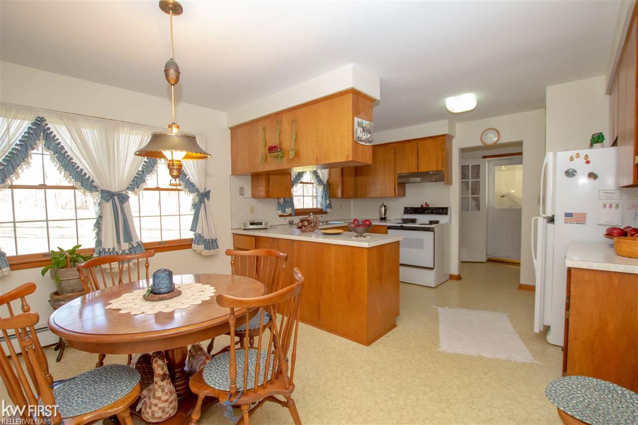 2468 North Belsay Road Burton, MI 48509 - Photo 6 of 25