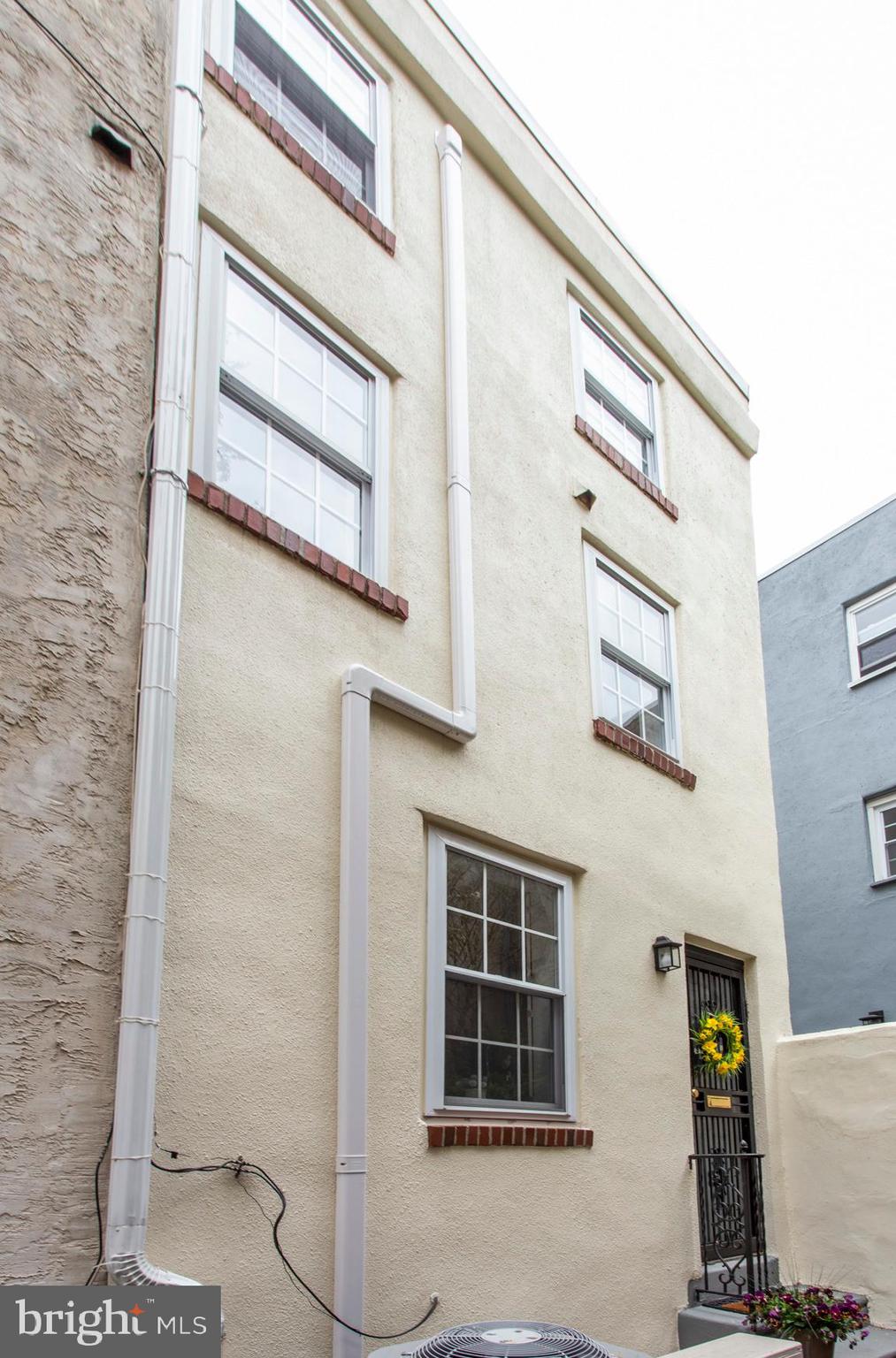 1134 Waverly Street, Unit R4 Philadelphia, PA 19147 - Photo 4 of 20 Gallery Image 4