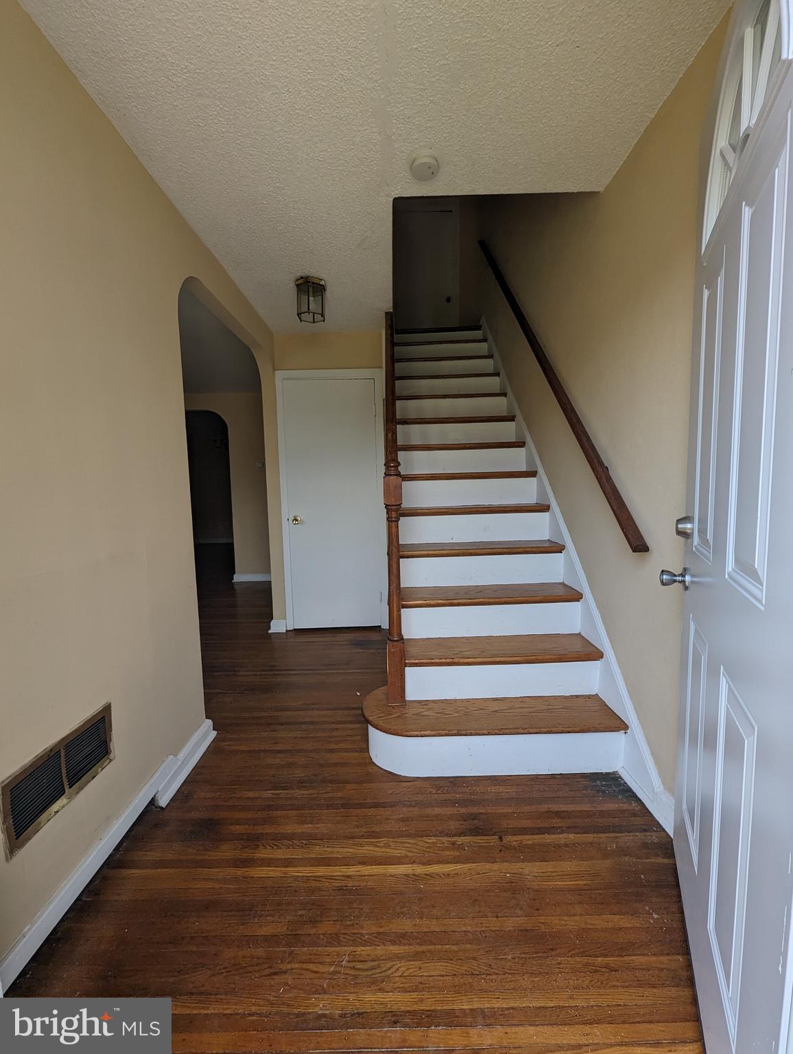 176 Sherbrook Boulevard Upper Darby, PA 19082 - Photo 5 of 39