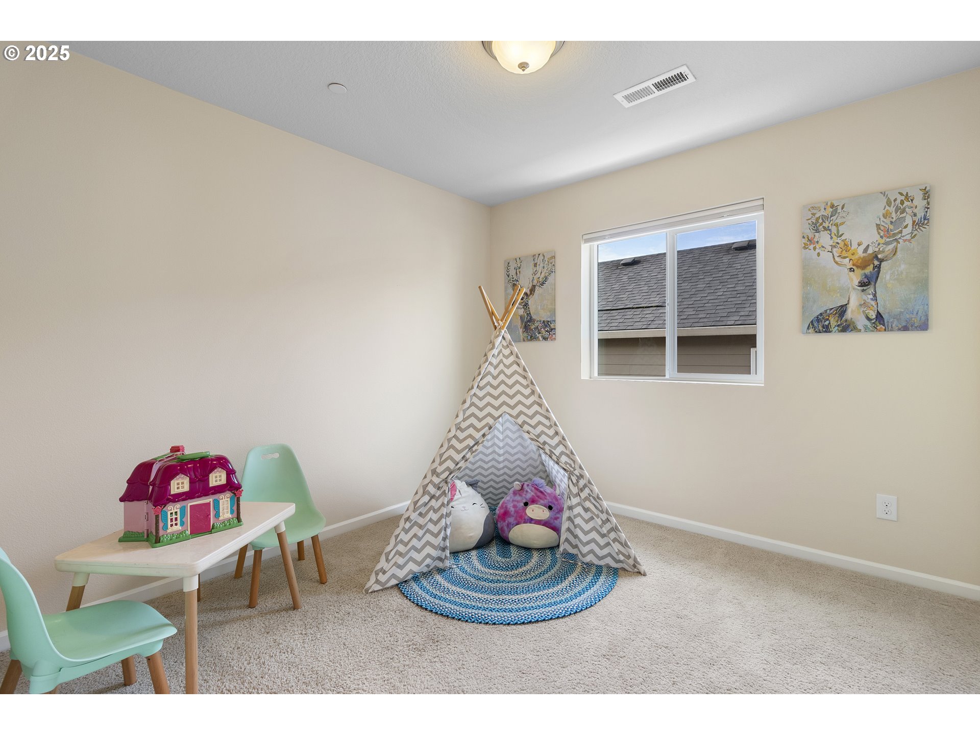 7417 North 92nd Avenue Camas, WA 98607 - Photo 33 of 48 a living room with furniture and a potted plant