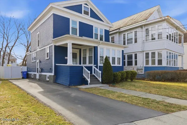 $299,900 | 16 Oakwood Street, Albany, NY 12208