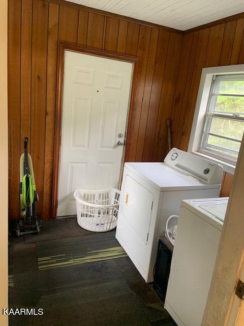 214 Robinson Road Tazewell, TN 37879 - Photo 15 of 36 laundry porch