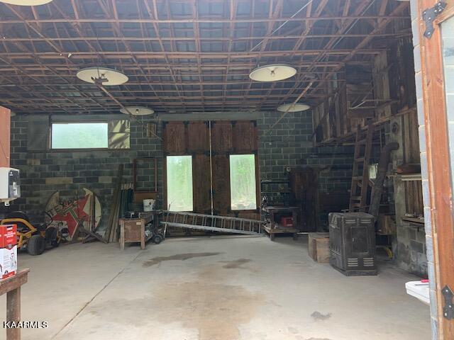 214 Robinson Road Tazewell, TN 37879 - Photo 27 of 36 Garage