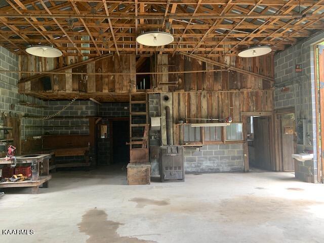 214 Robinson Road Tazewell, TN 37879 - Photo 29 of 36 Garage 3