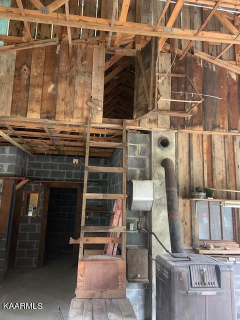 214 Robinson Road Tazewell, TN 37879 - Photo 34 of 36 Garage 8