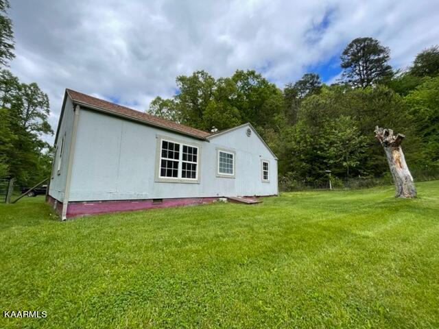 214 Robinson Road Tazewell, TN 37879 - Photo 8 of 36 backside of house and cellar