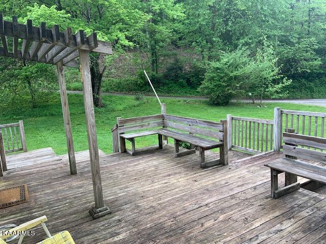214 Robinson Road Tazewell, TN 37879 - Photo 10 of 36 front deck