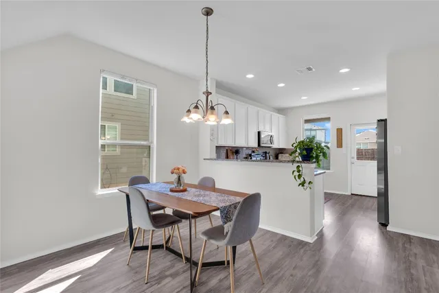 $369,999 | 105 Spotted Rail Ridge, Leander, TX 78641