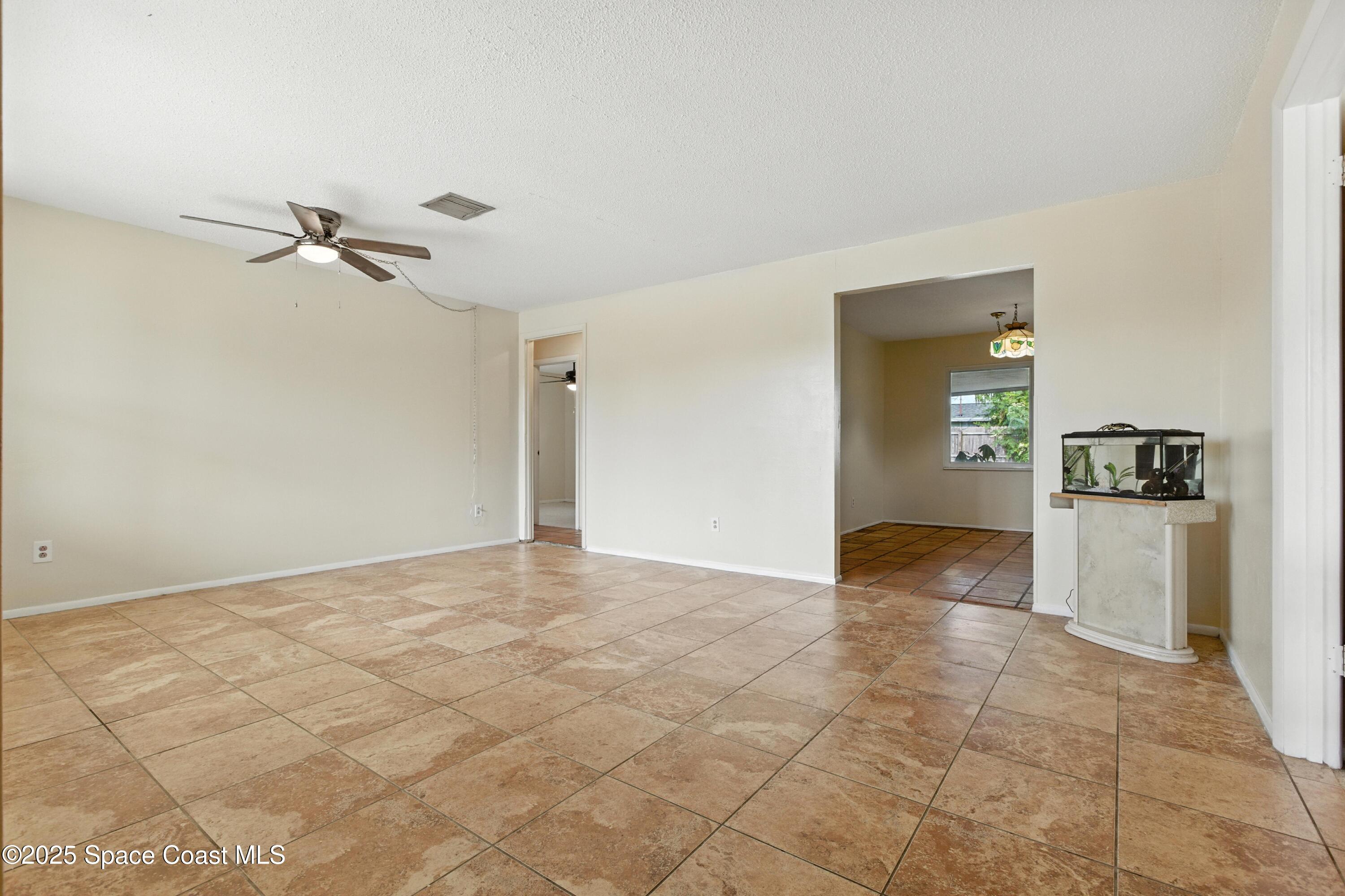 582 Croton Road Melbourne, FL 32935 - Photo 4 of 33 582 Croton Rd 004