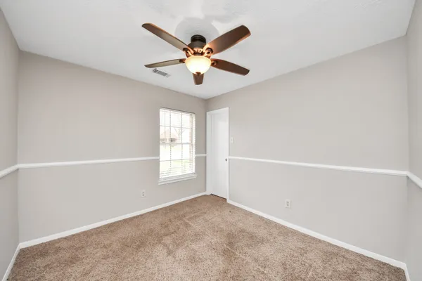 $2,300 | 4915 Pecan Grove Drive, Pearland, TX 77584