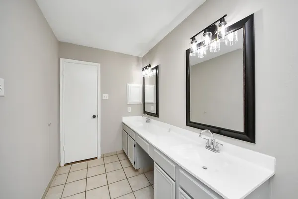 $2,300 | 4915 Pecan Grove Drive, Pearland, TX 77584