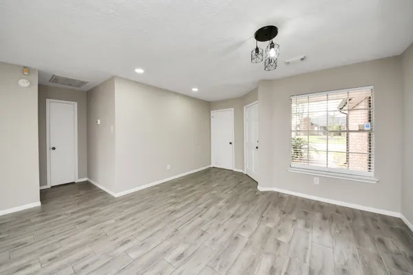 $2,300 | 4915 Pecan Grove Drive, Pearland, TX 77584