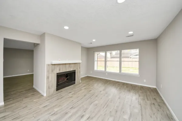 $2,300 | 4915 Pecan Grove Drive, Pearland, TX 77584