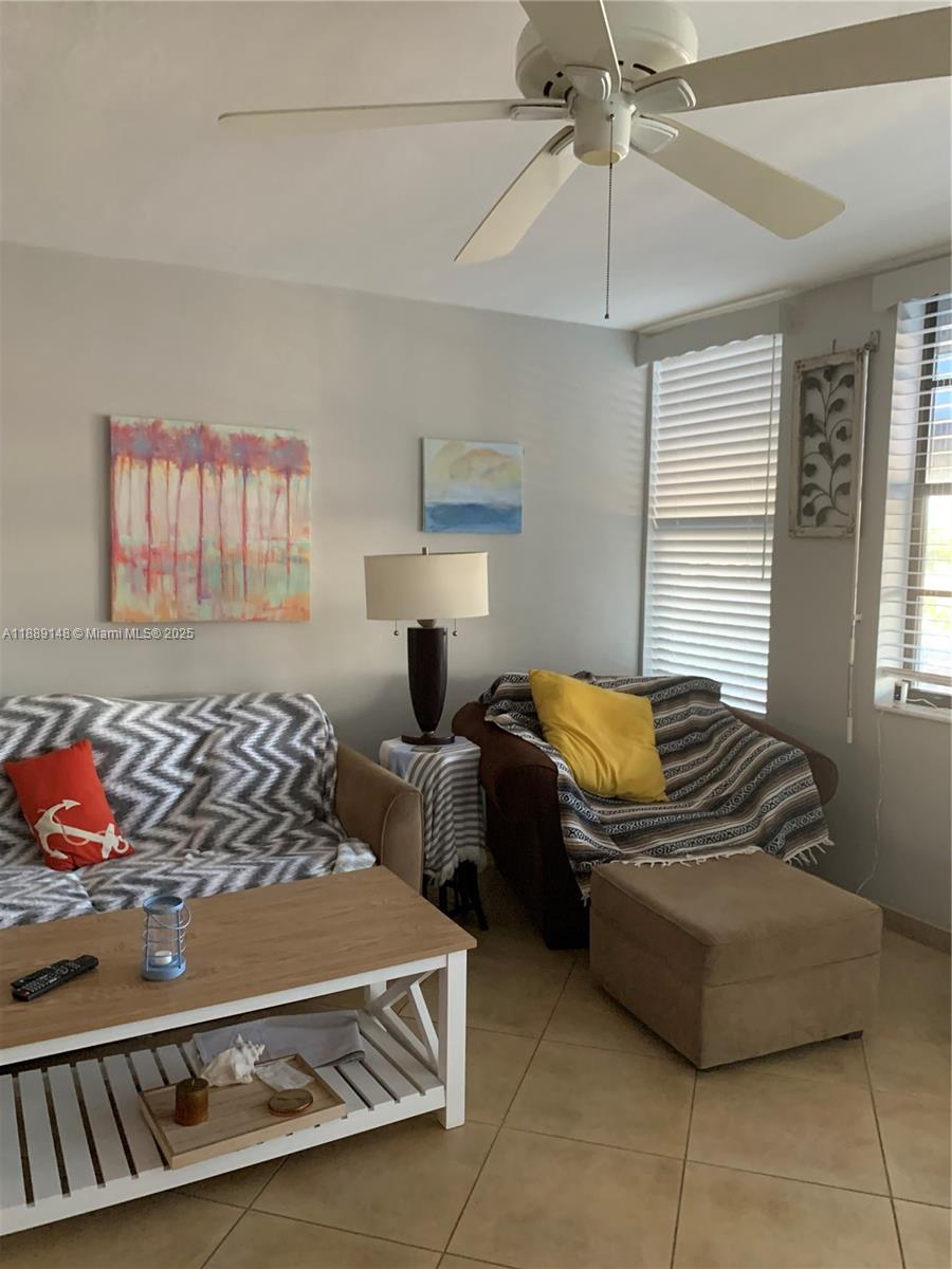 322 Taylor Street, Unit 2D Hollywood, FL 33019 - Photo 14 of 47