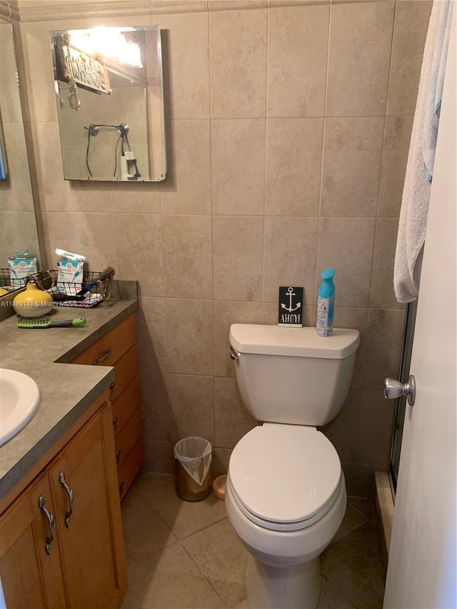 322 Taylor Street, Unit 2D Hollywood, FL 33019 - Photo 23 of 47