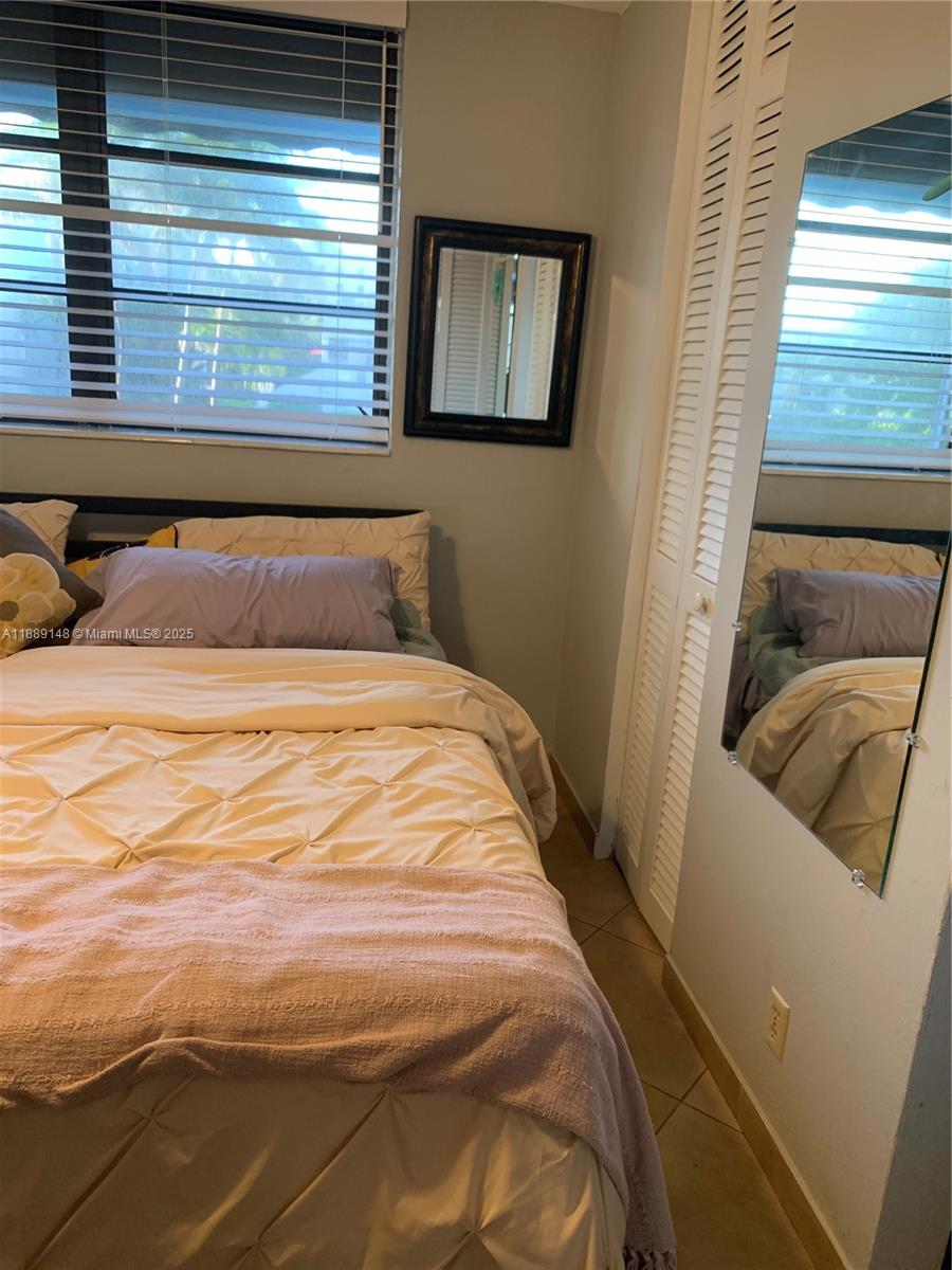 322 Taylor Street, Unit 2D Hollywood, FL 33019 - Photo 25 of 47