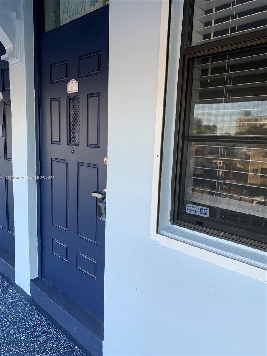 322 Taylor Street, Unit 2D Hollywood, FL 33019 - Photo 28 of 47