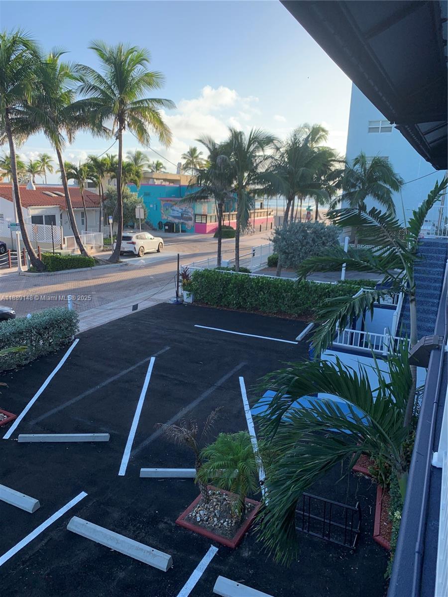 322 Taylor Street, Unit 2D Hollywood, FL 33019 - Photo 29 of 47