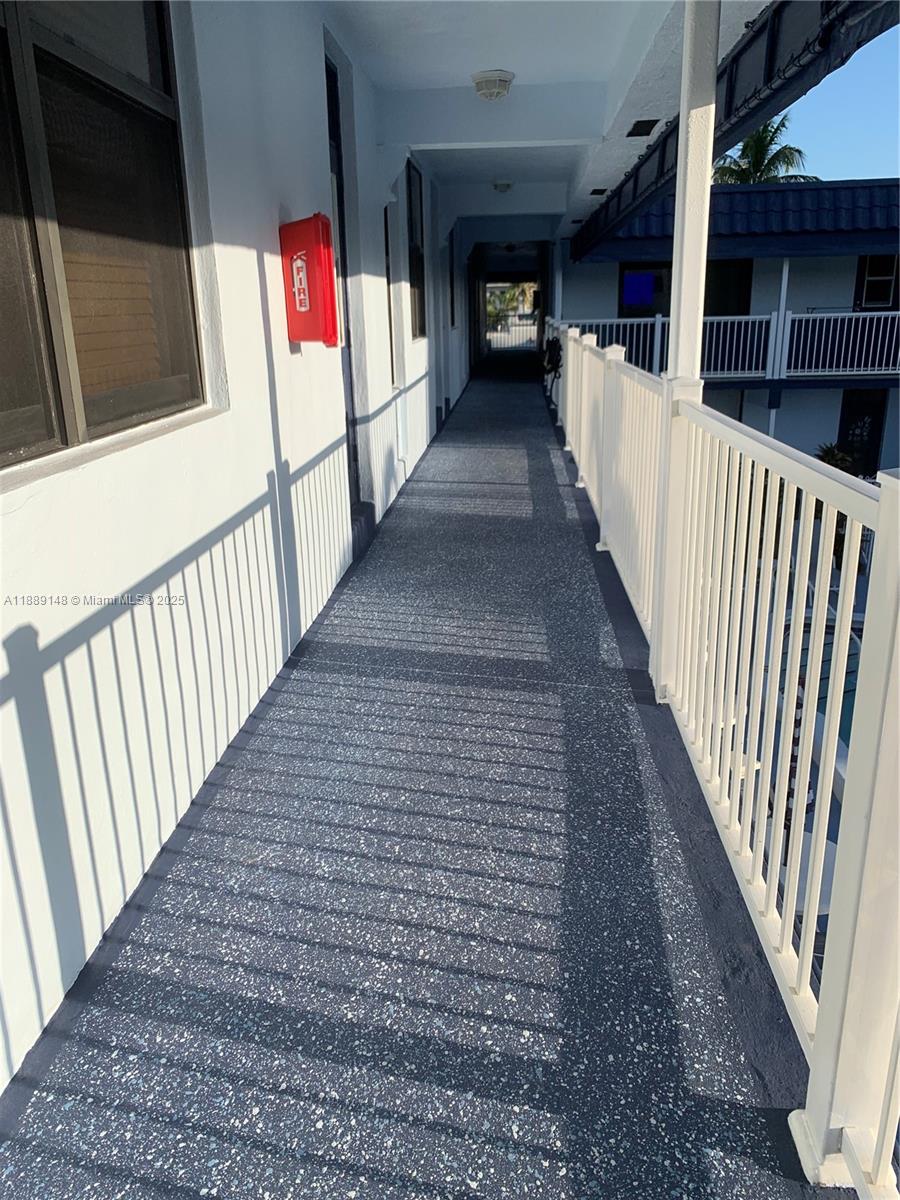 322 Taylor Street, Unit 2D Hollywood, FL 33019 - Photo 37 of 47