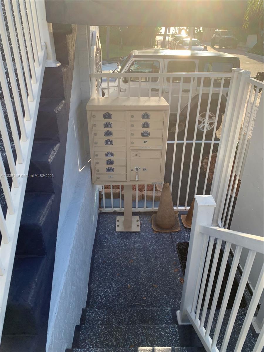 322 Taylor Street, Unit 2D Hollywood, FL 33019 - Photo 41 of 47