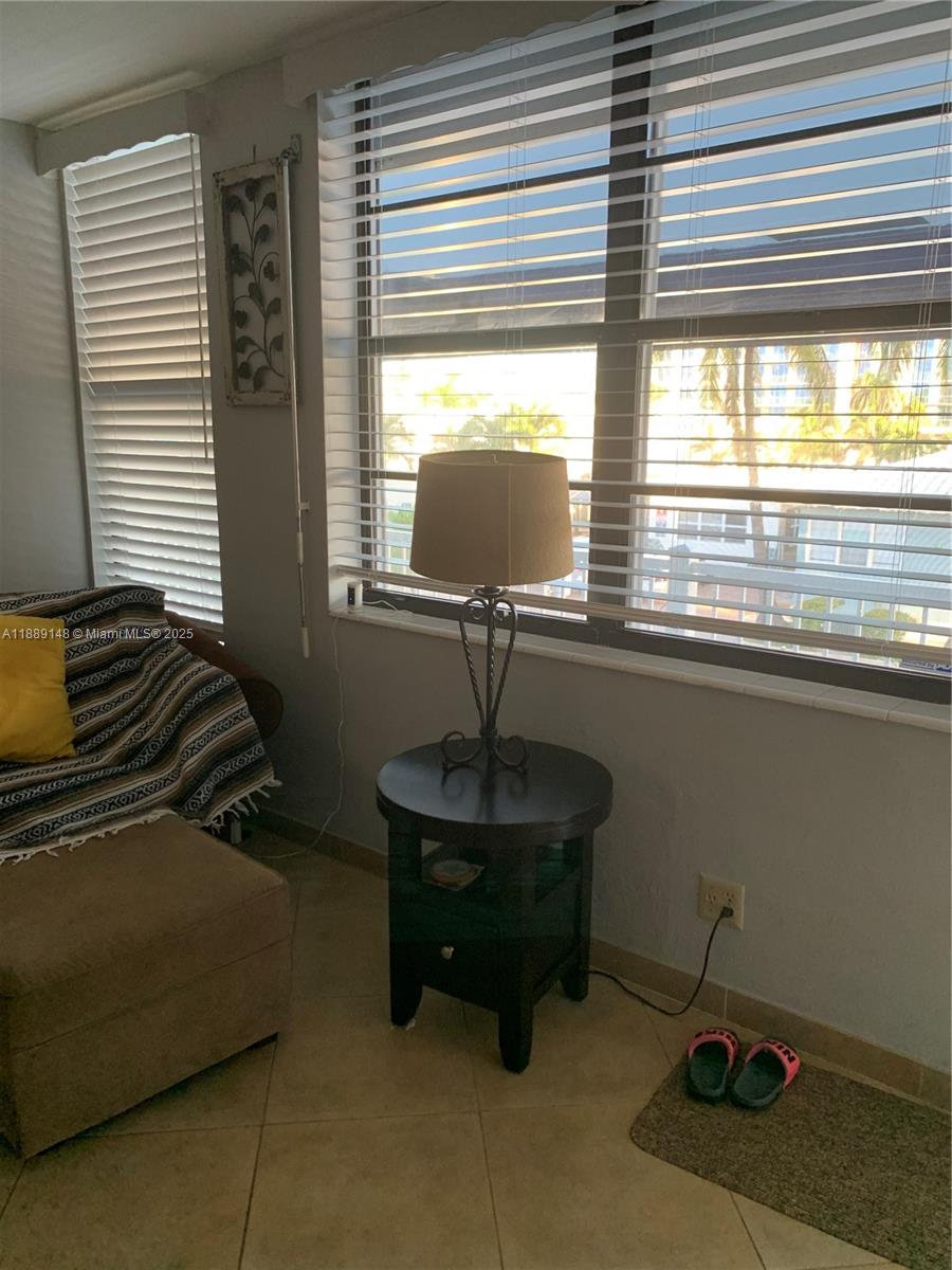 322 Taylor Street, Unit 2D Hollywood, FL 33019 - Photo 45 of 47