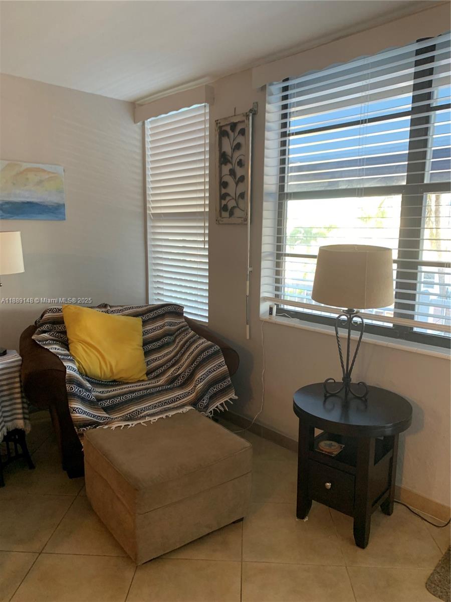 322 Taylor Street, Unit 2D Hollywood, FL 33019 - Photo 9 of 47