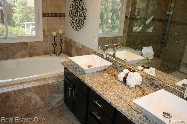 3805 Red Root Road Lake Orion, MI 48360 - Photo 15 of 25 Master Bath pt 2