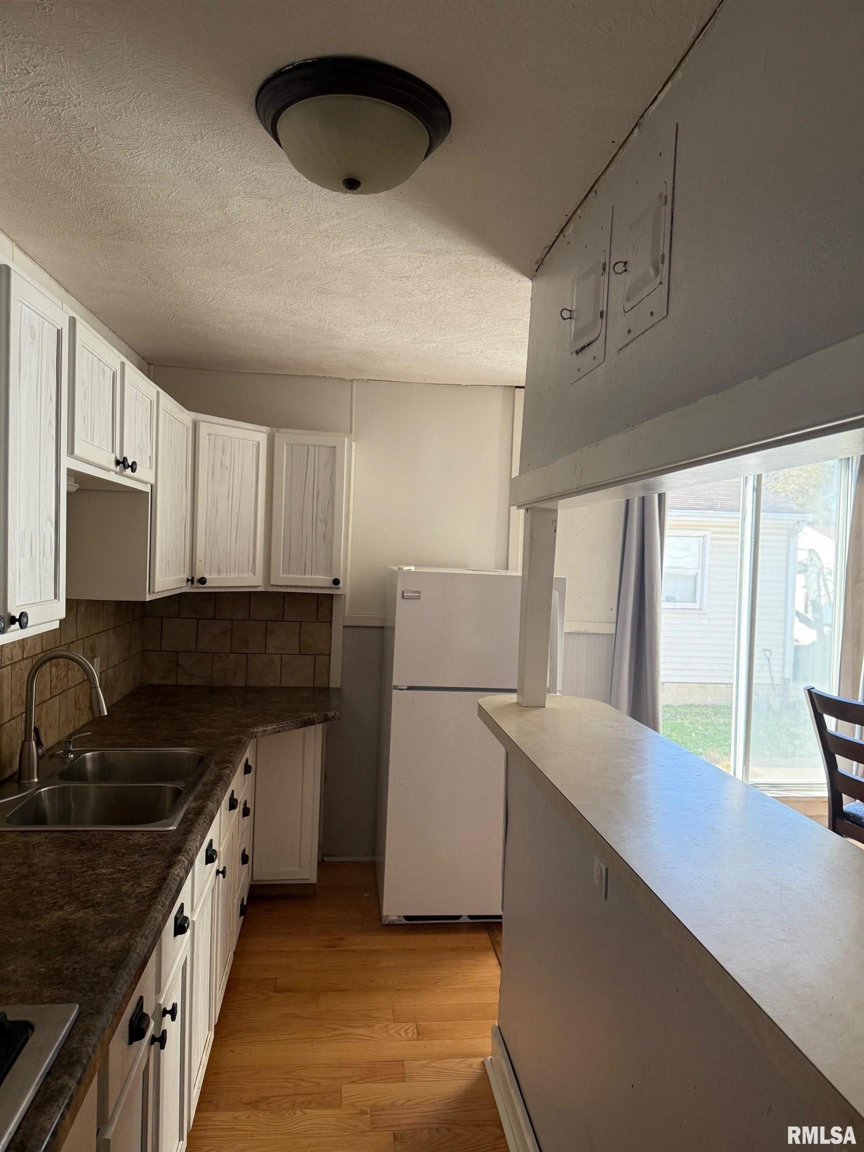 2429 East Keys Avenue Springfield, IL 62702 - Photo 3 of 15