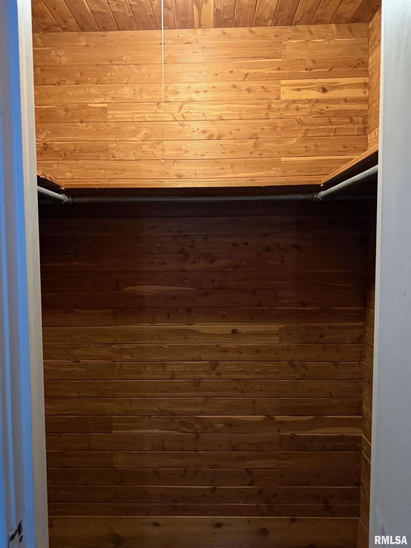 2429 East Keys Avenue Springfield, IL 62702 - Photo 7 of 15