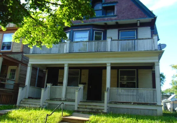 $320,000 | 3320 West St Paul Avenue, Unit 3322, Milwaukee, WI 53208