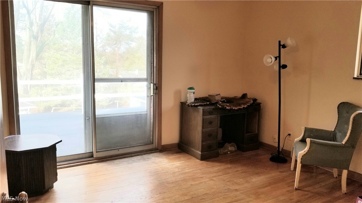332 Kenridge Road Akron, OH 44333 - Photo 22 of 26 2nd Floor - 2nd Bdrm with access to outside sitting area.