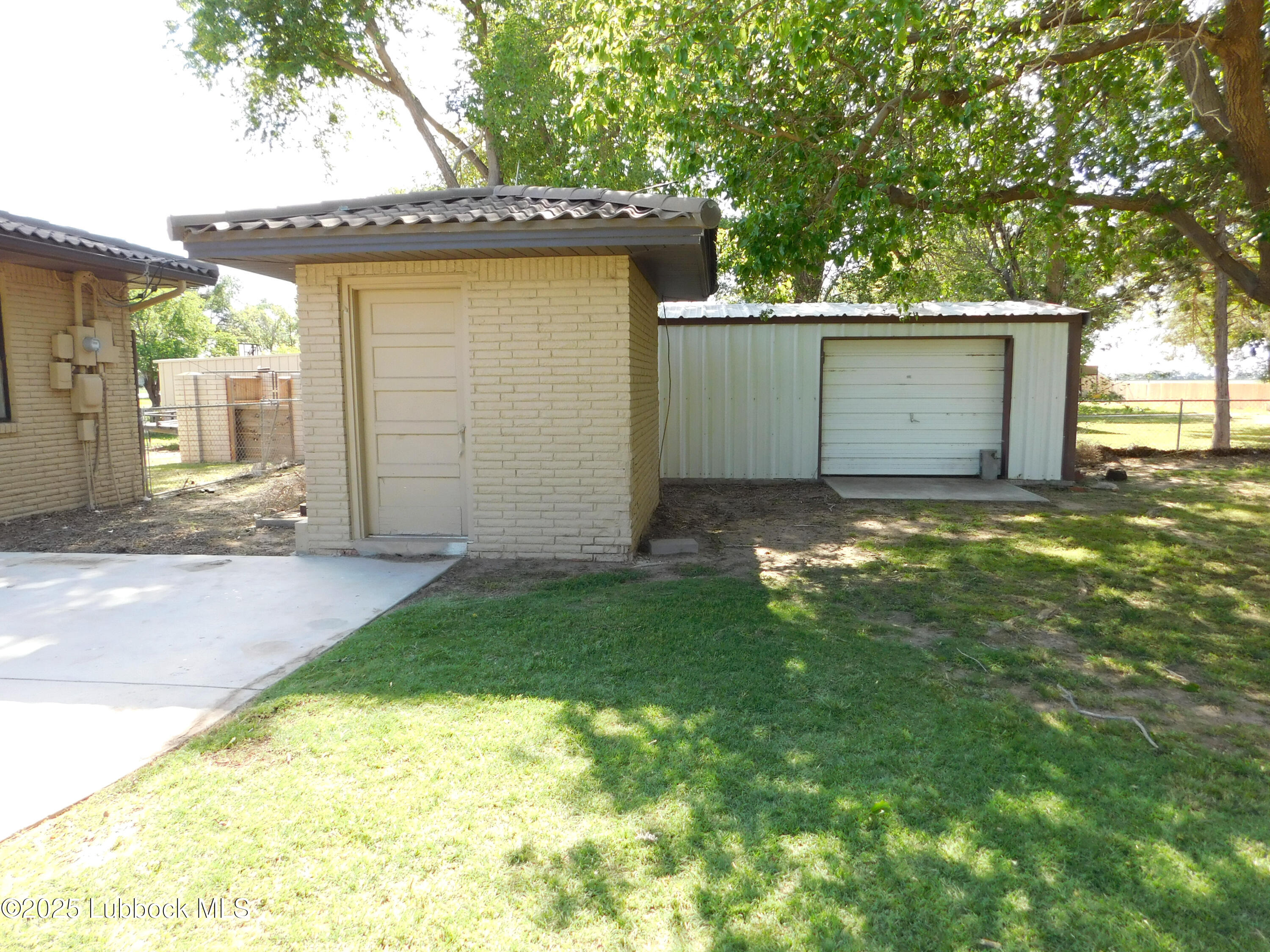 1925 Highway 70 Muleshoe, TX 79347 - Photo 42 of 49 a view of a house with a garage