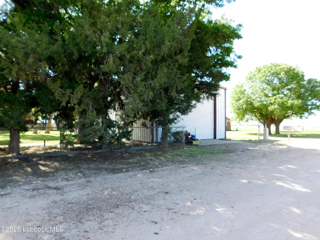 $300,000 | 1925 Highway 70, Muleshoe, TX 79347