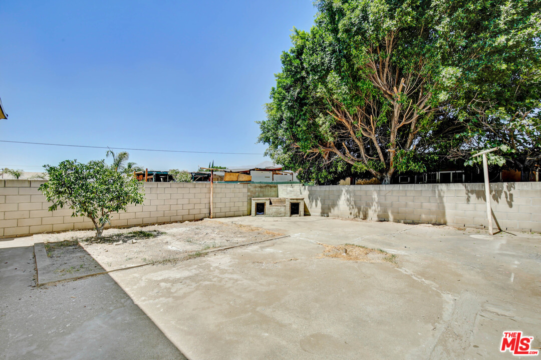 16764 Reed Street Fontana, CA 92336 - Photo 4 of 12