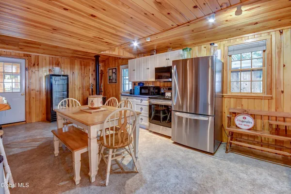 $469,000 | 134 Lincoln Avenue, Northampton, NY 12134