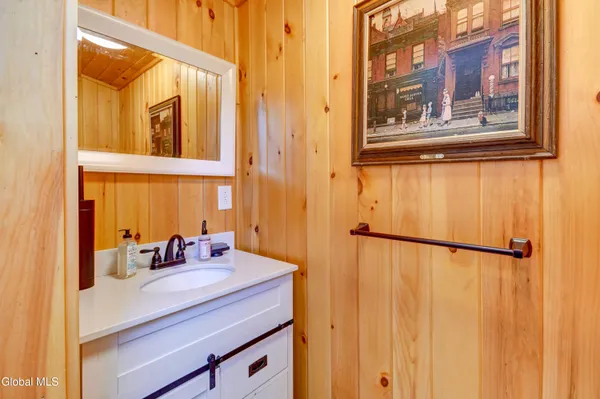 $469,000 | 134 Lincoln Avenue, Northampton, NY 12134
